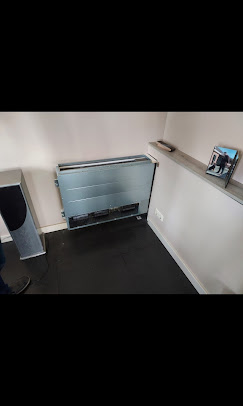 Daikin vloermodel airco geïnstalleerd in kantoorruimte